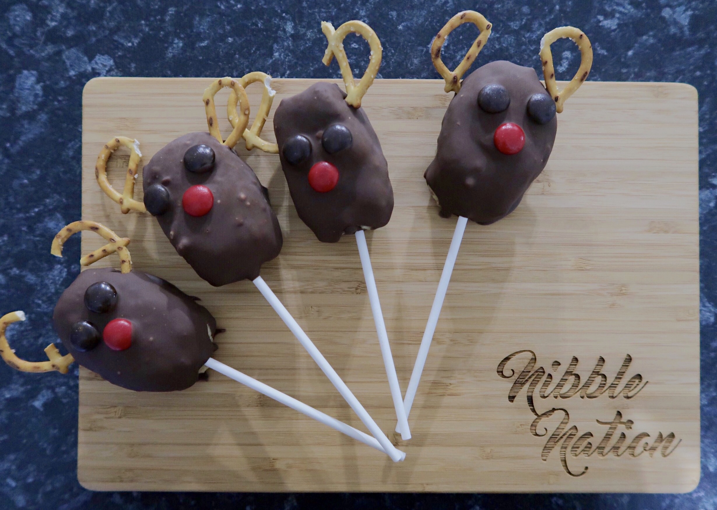 How To: Rudolph Cake Pops! – Nibble Nation